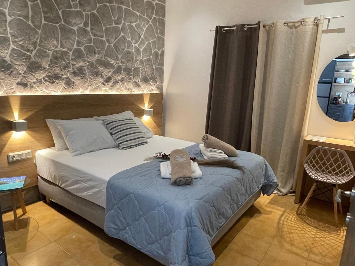 Vladimiros Apartments Barbati Bagian luar foto