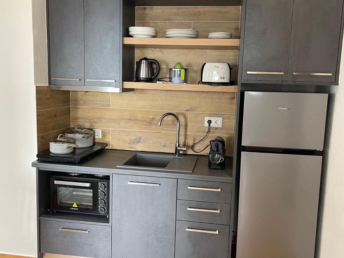 Vladimiros Apartments Barbati Bagian luar foto