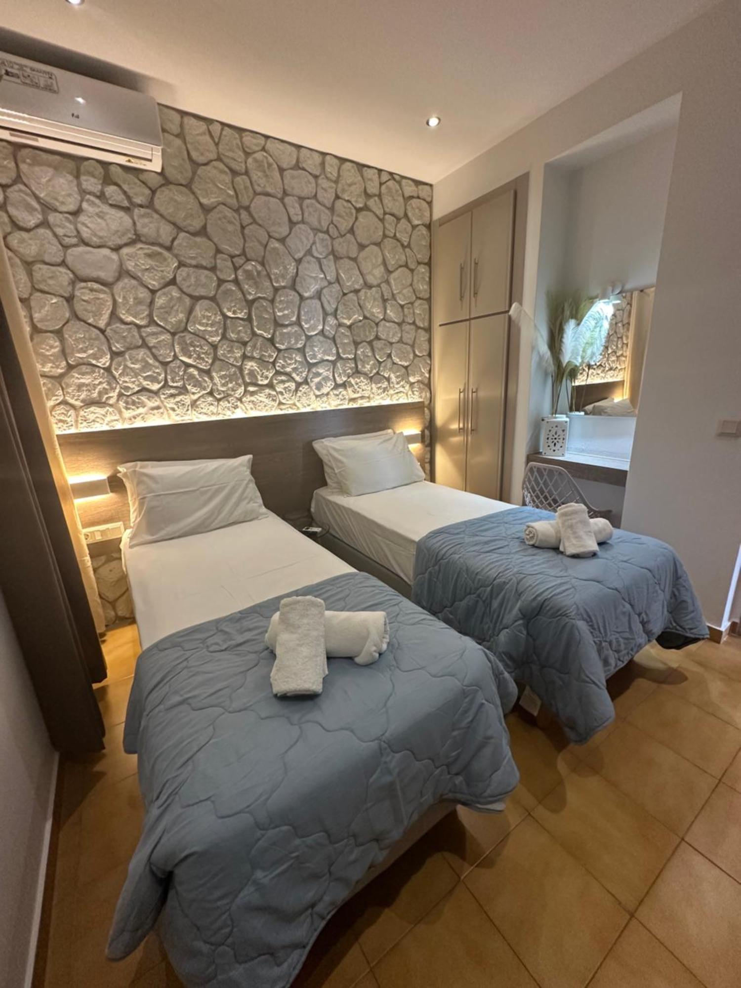 Vladimiros Apartments Barbati Bagian luar foto