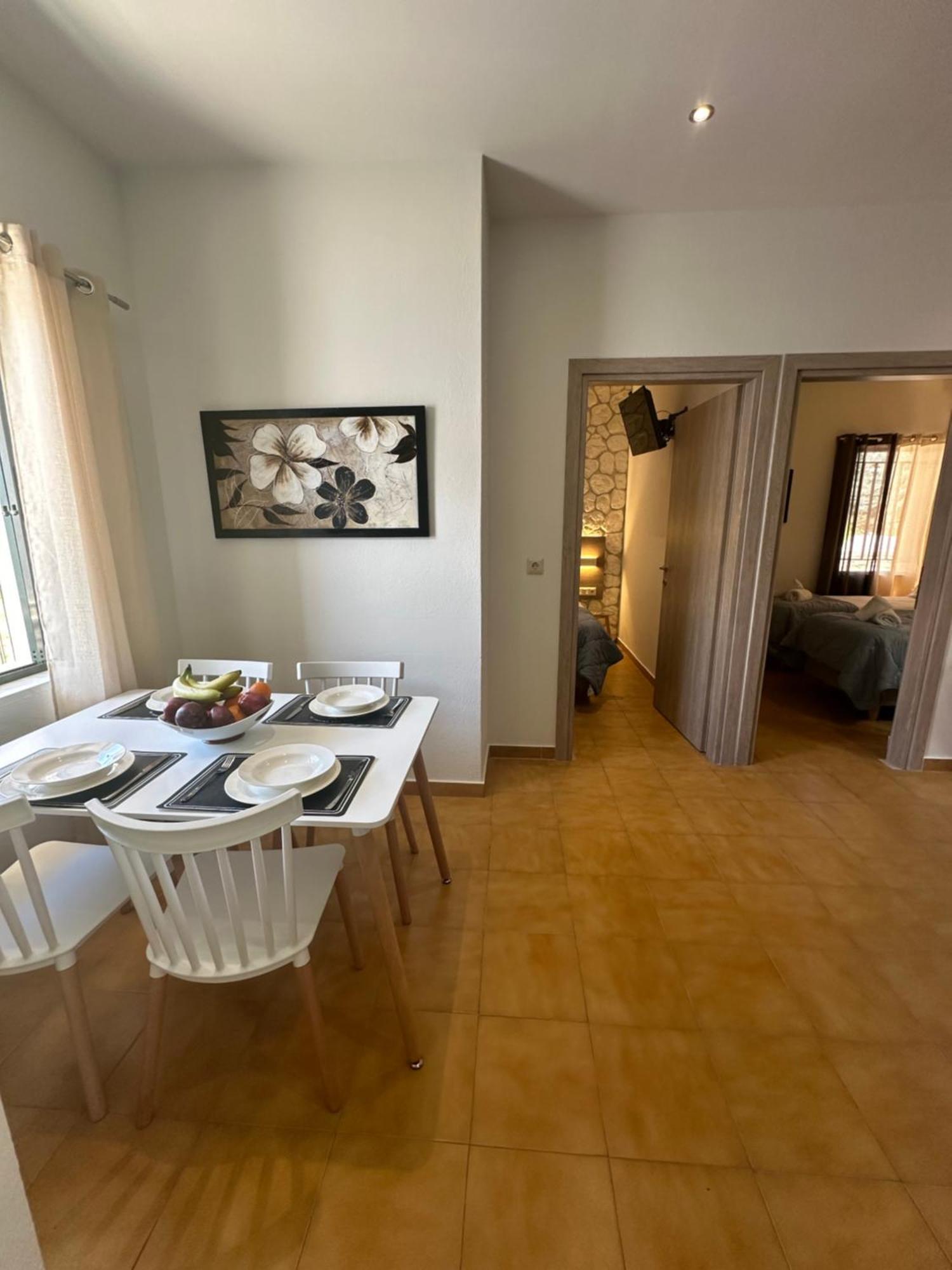 Vladimiros Apartments Barbati Bagian luar foto