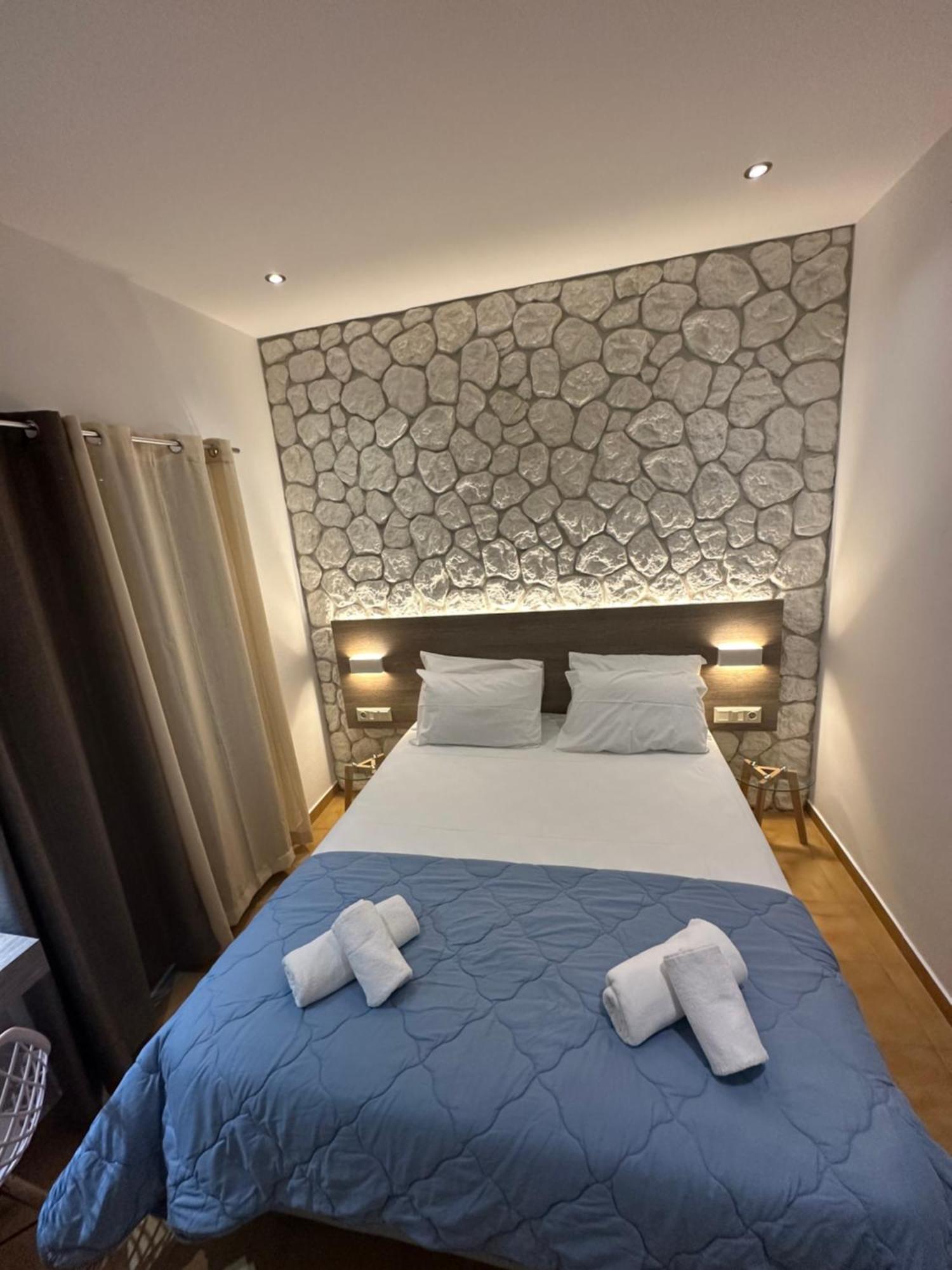 Vladimiros Apartments Barbati Bagian luar foto