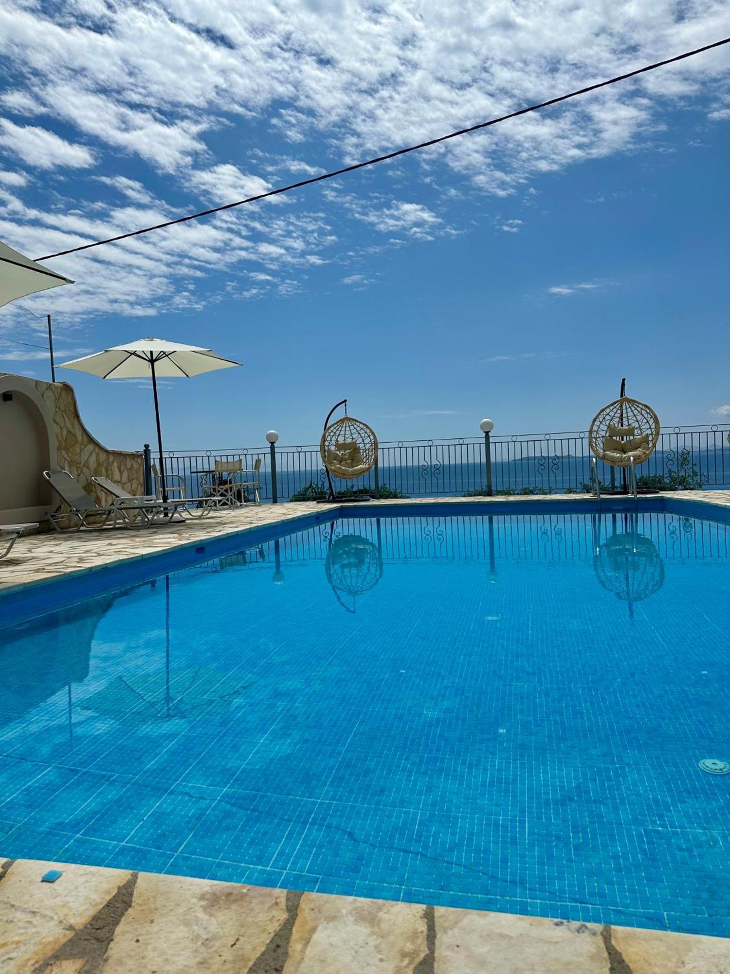 Vladimiros Apartments Barbati Bagian luar foto