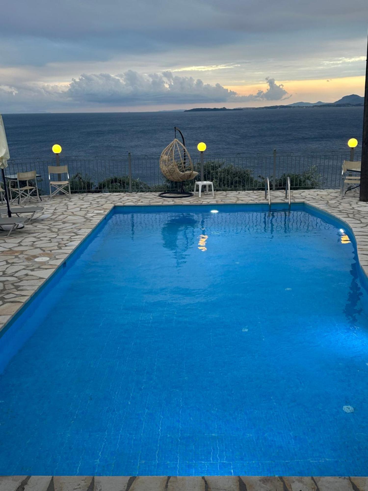 Vladimiros Apartments Barbati Bagian luar foto