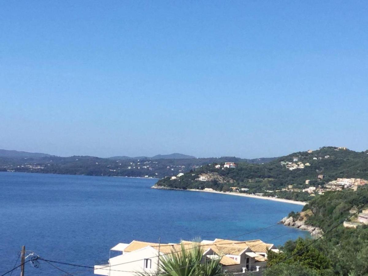 Vladimiros Apartments Barbati Bagian luar foto